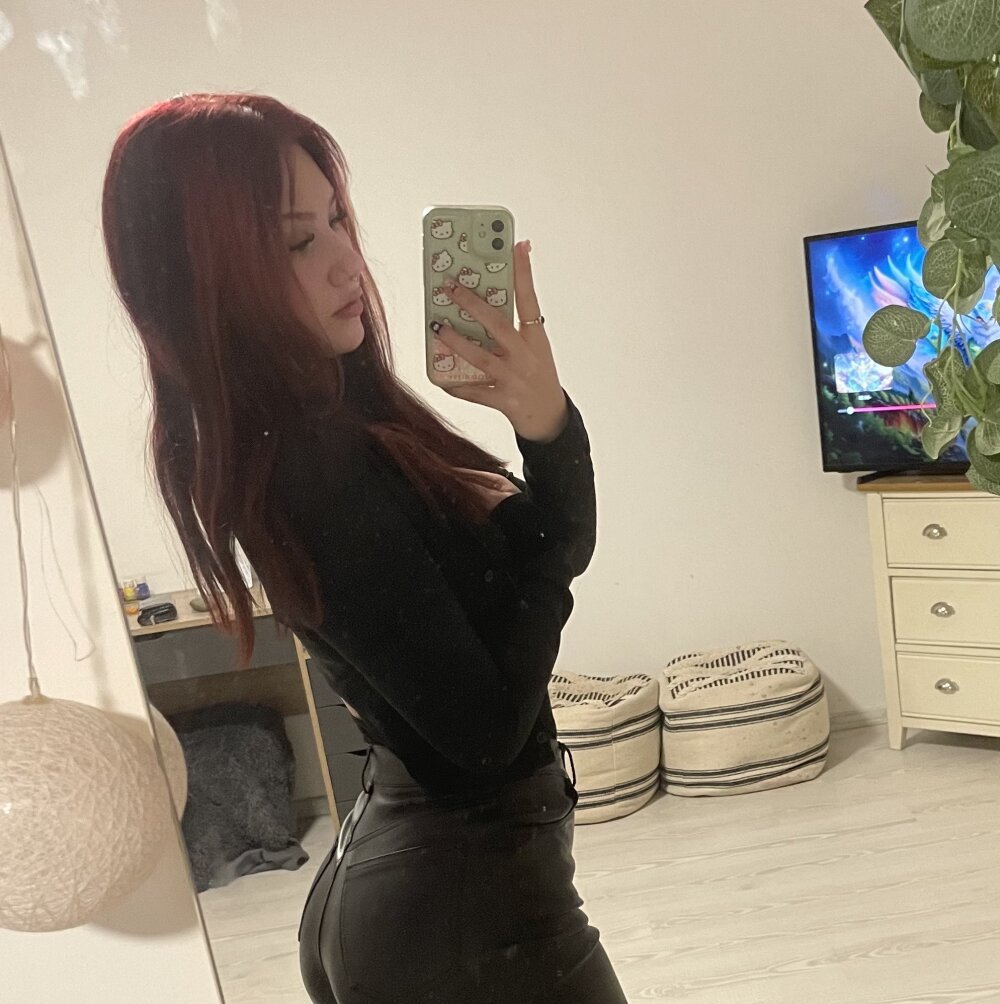 uwu_nika18 Chatroom