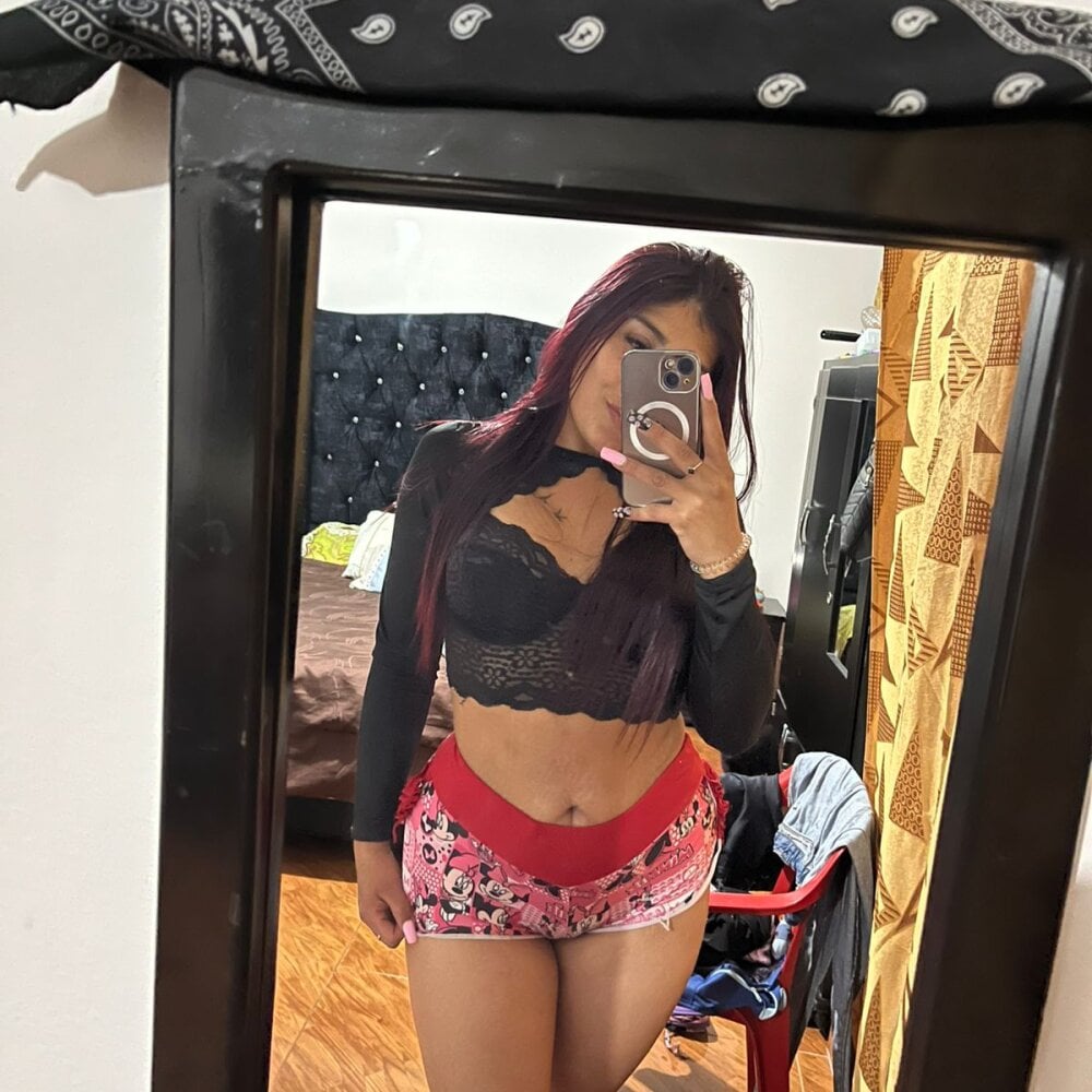 vaiolt_hot_ Chatroom