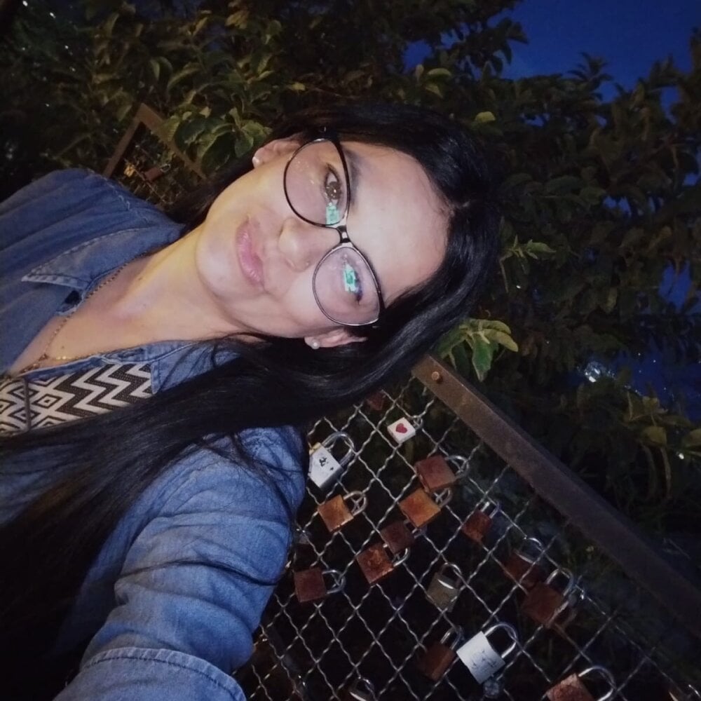 valeria_greedy Chatroom