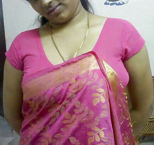 vasundhara26 Webcam Profile Picture vasundhara26 Chatroom