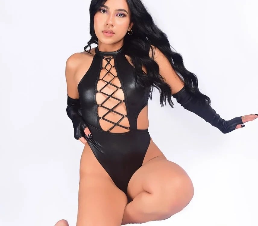 vicky_lathum Chatroom
