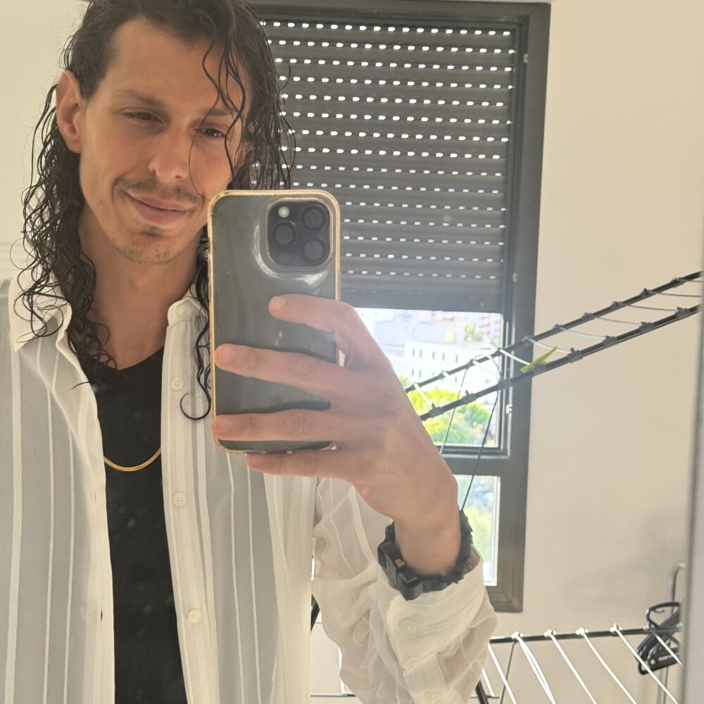 vincedeluxe2A Chatroom