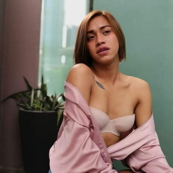 xScarletWhisperx Chatroom