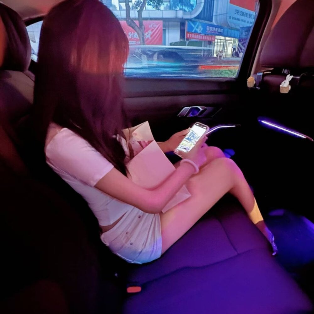 xi_hongsi Webcam Profile Picture xi_hongsi Chatroom