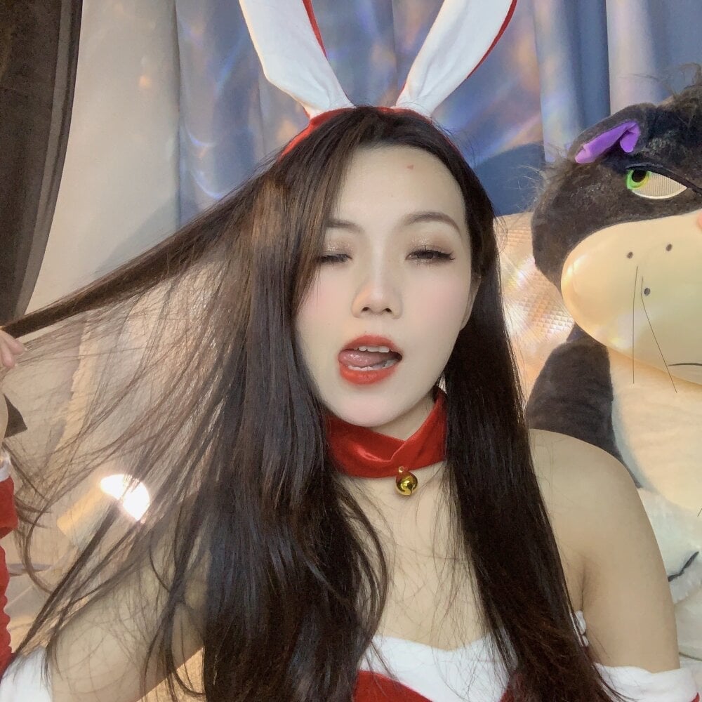 ymfu8 Webcam Profile Picture ymfu8 Chatroom