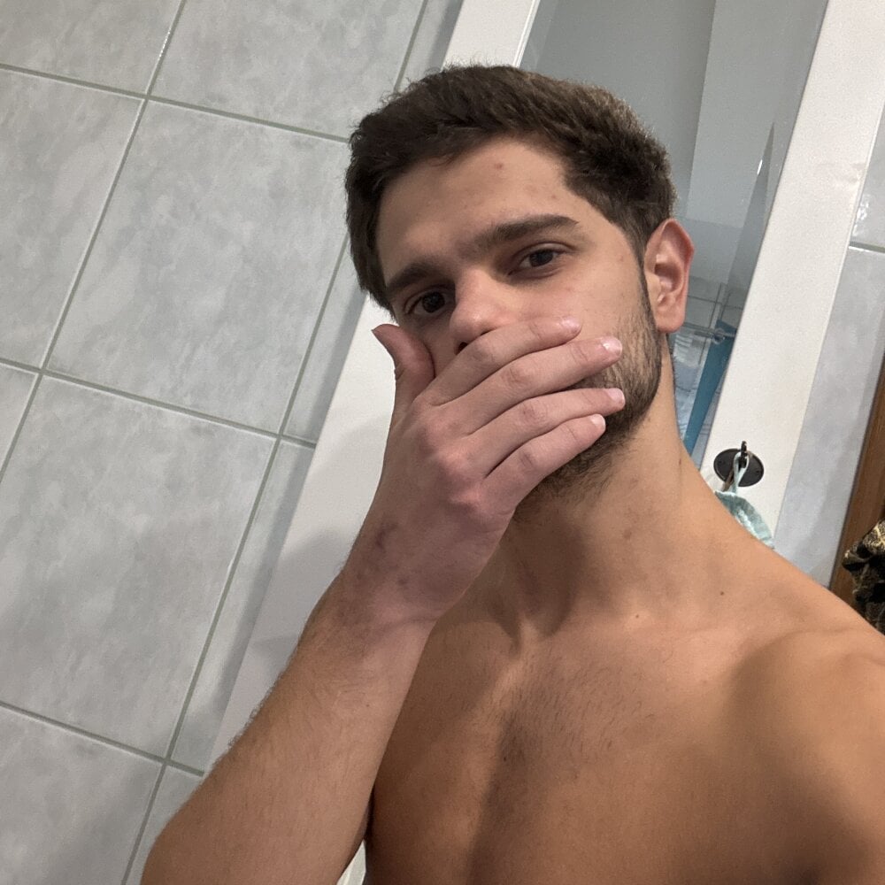 youngboyformommy24 Chatroom