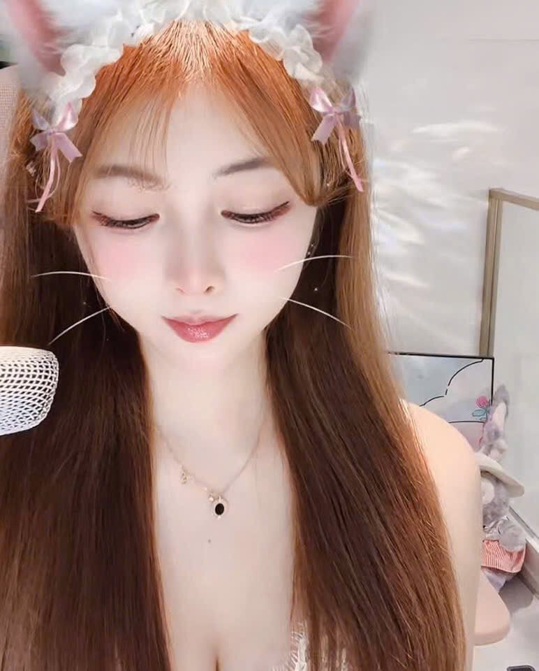 yukachan-22 Chatroom